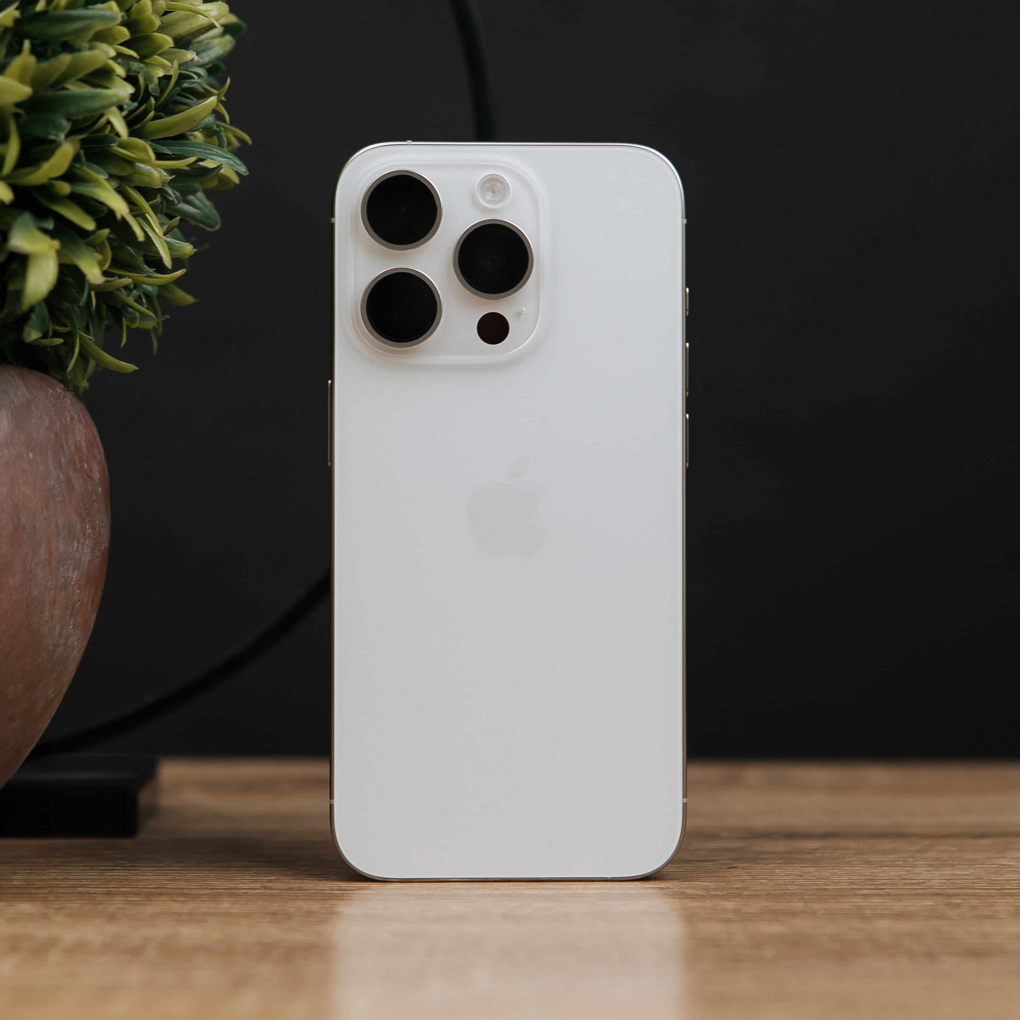 Apple iPhone 15 Pro ホワイトチタニウム 本体 iPhone 15 Pro 512GB 