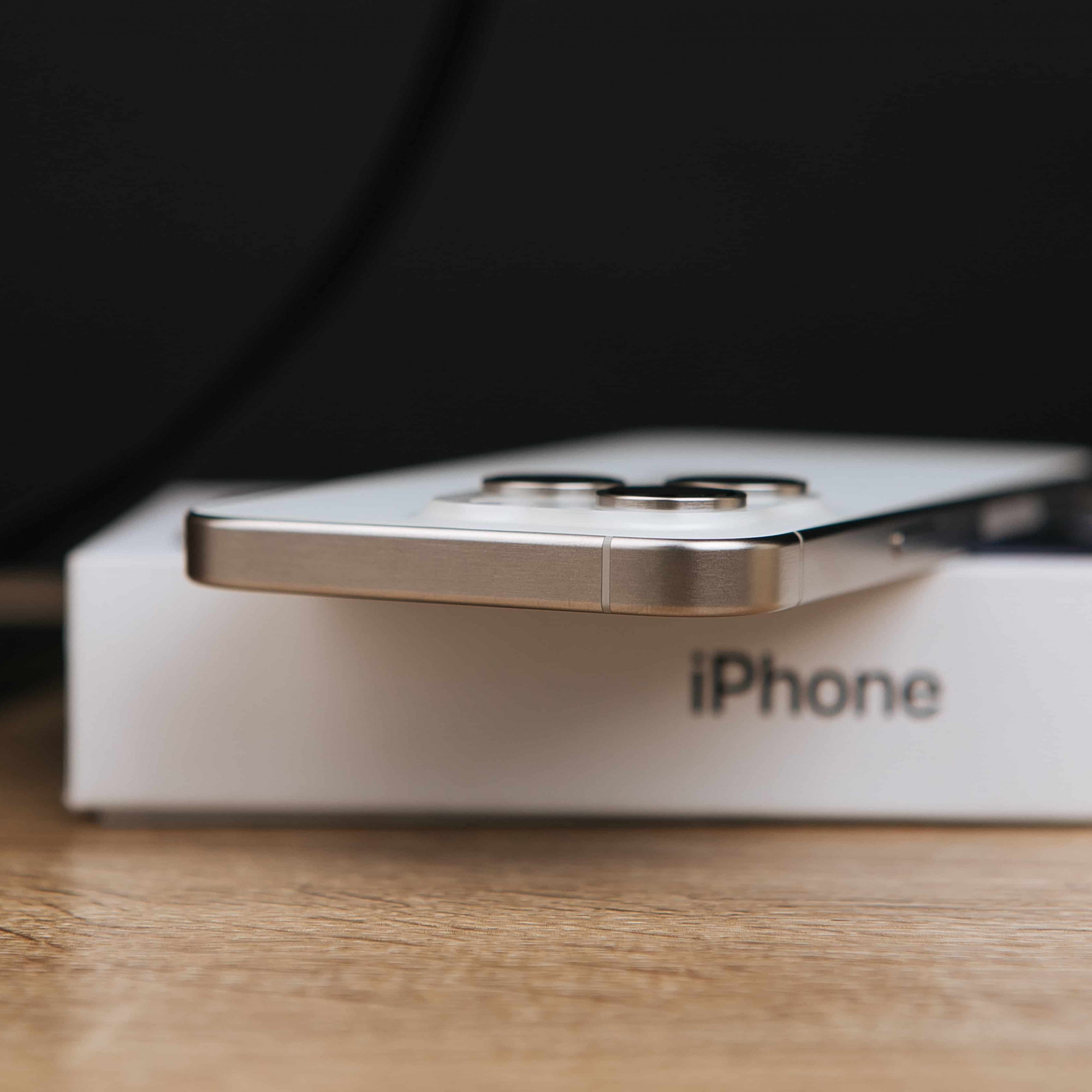 Apple iPhone 15 Pro ホワイトチタニウム 本体 Купити Apple iPhone 15 