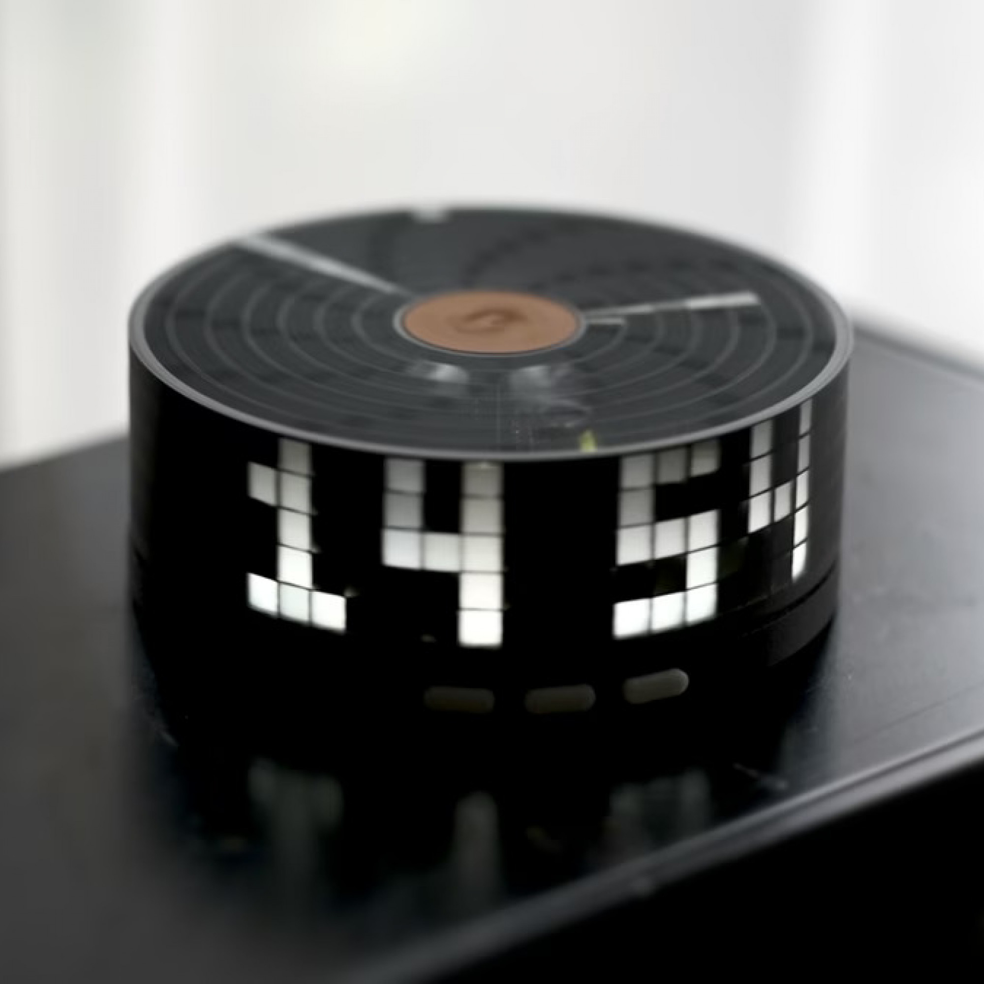 Трехмерный светодиодный дисплей Klokman