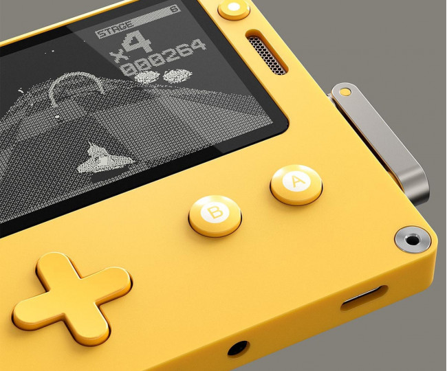 Ігрова приставка Playdate