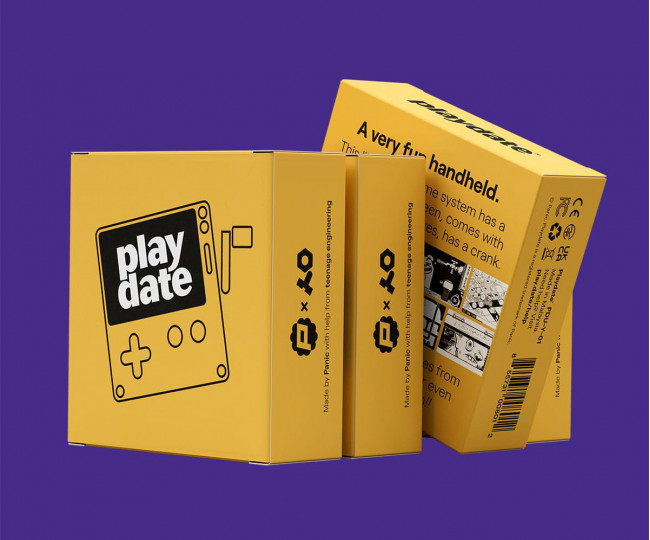 Ігрова приставка Playdate