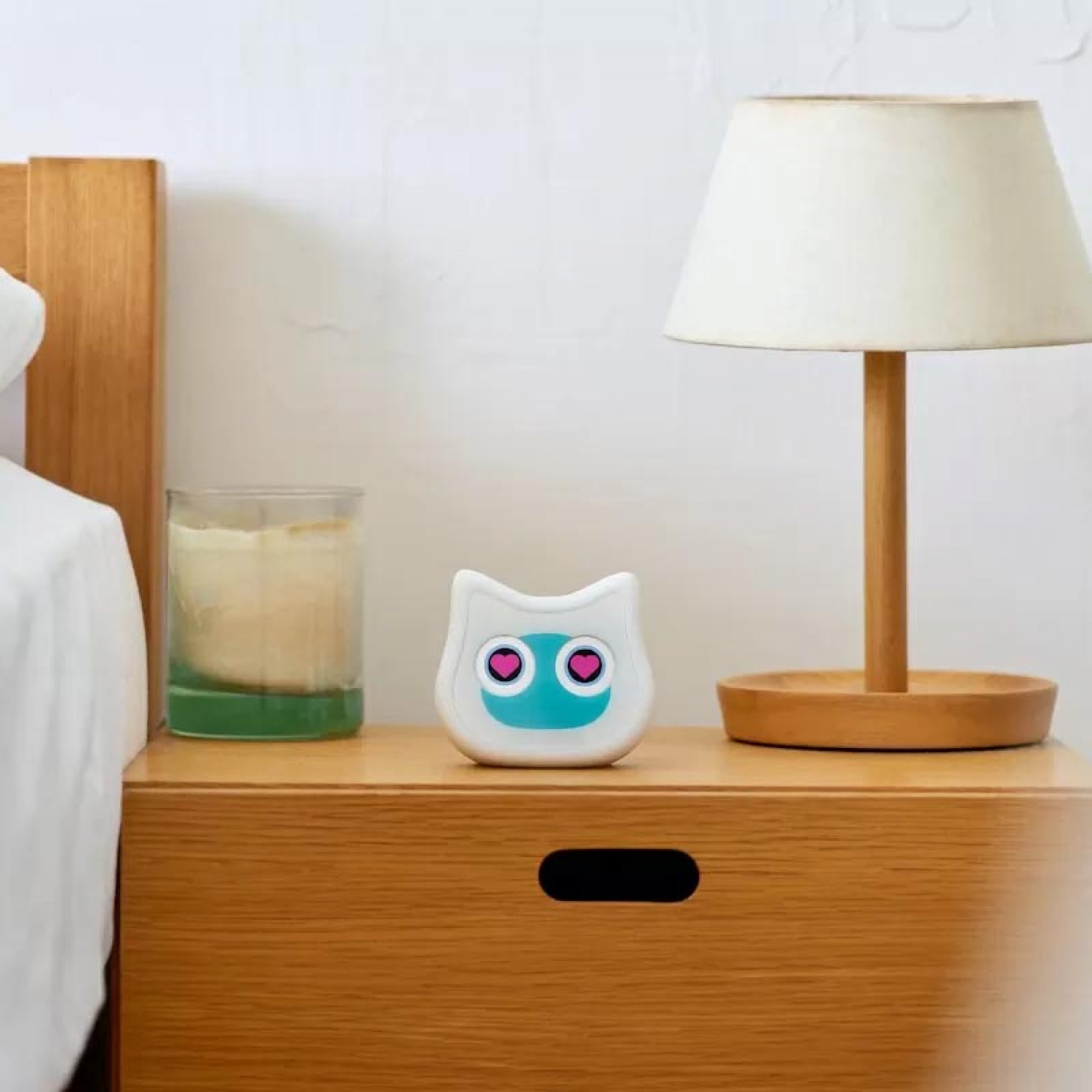 Робот-компаньйон у формі кота Mia