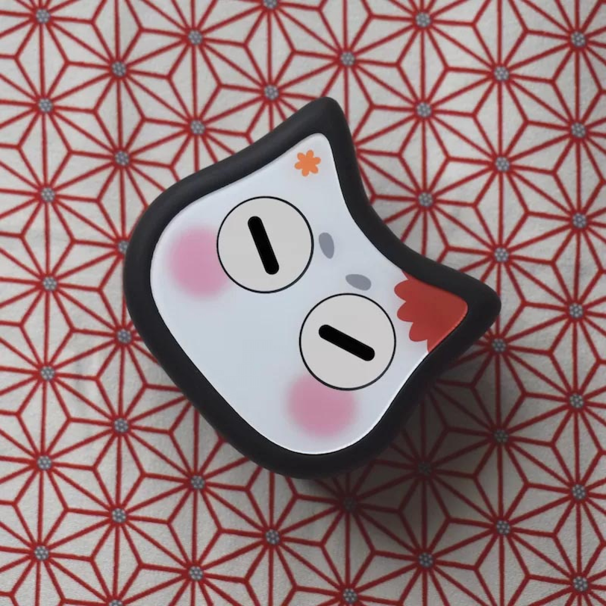 Робот-компаньйон у формі кота Mia