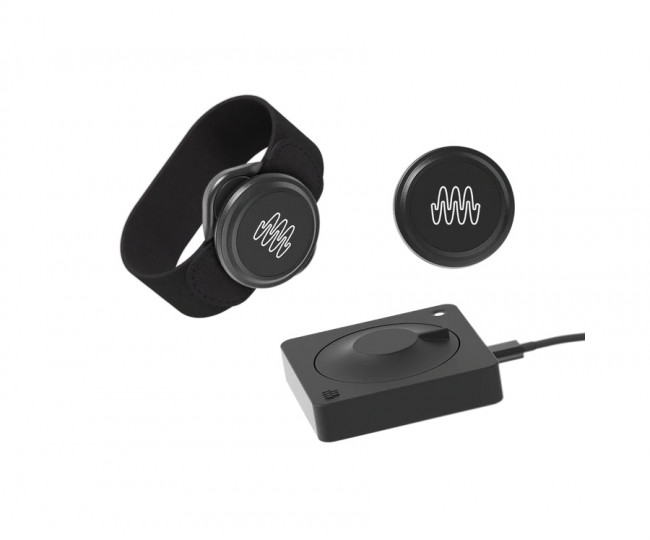 Набор носимых датчиков движения, который позволяет преобразовывать движение тела в музыку или звуковые эффекты SOMI