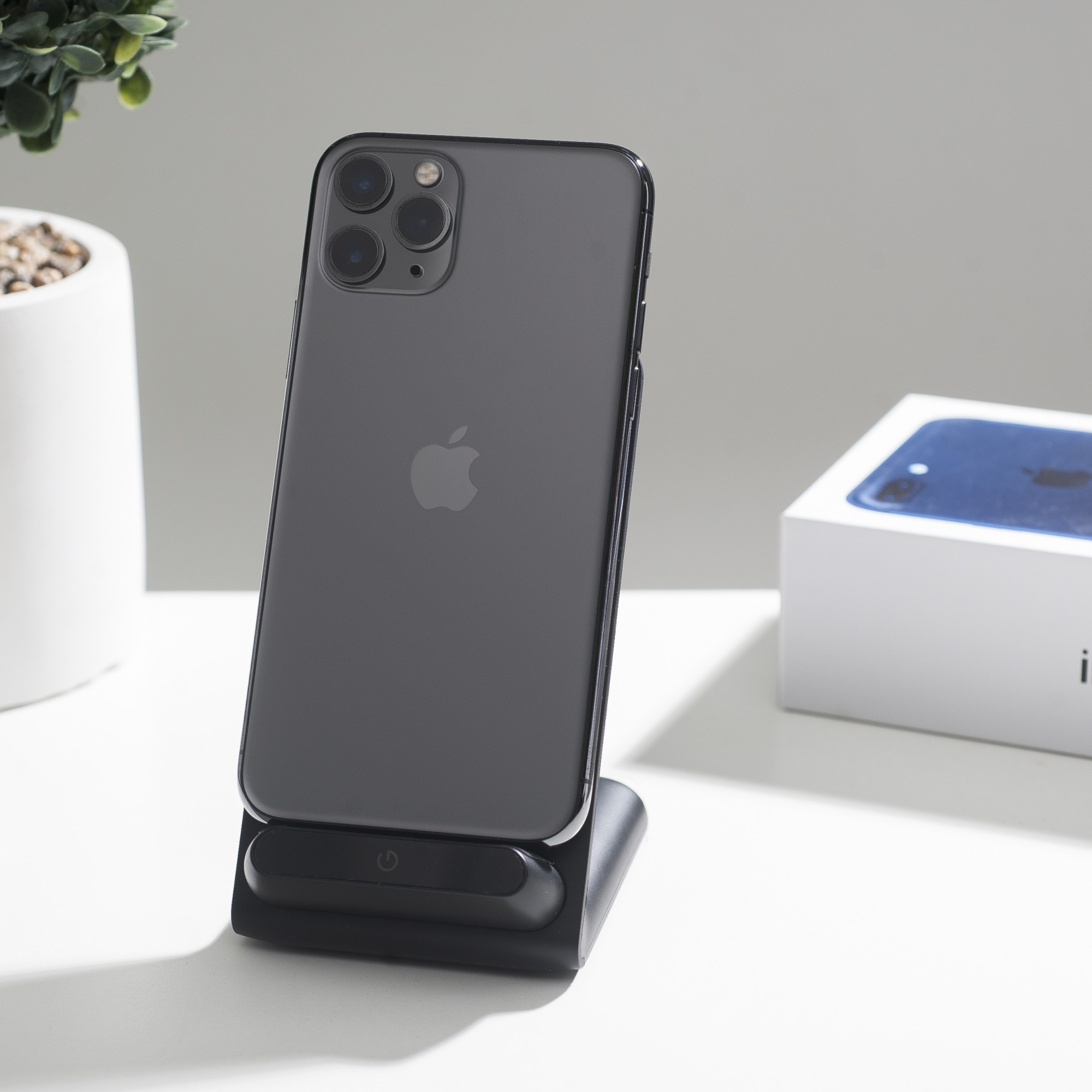 Amazon | 【整備済み品】 Apple iPhone 11 Pro 256GB スペースグレー 