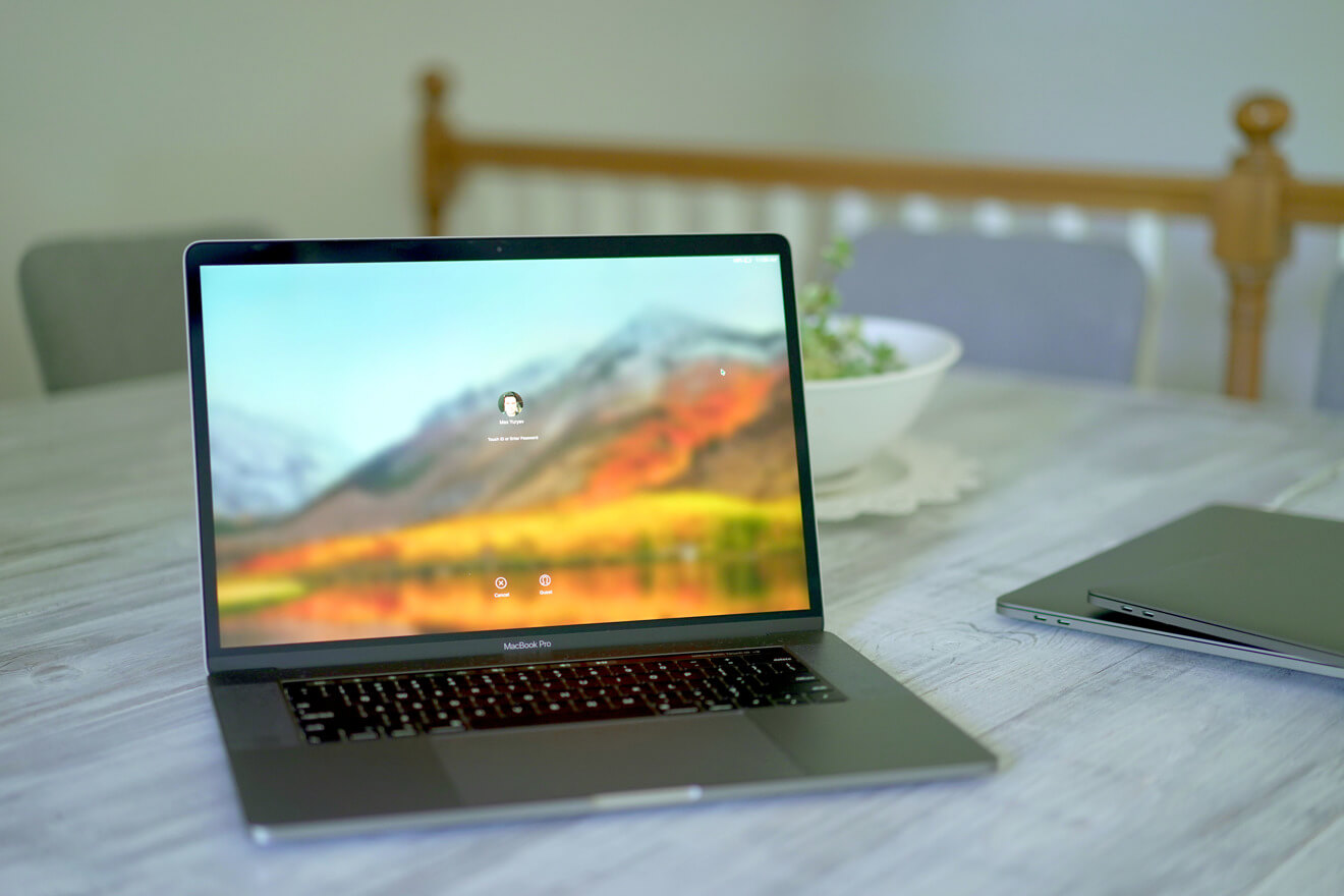 Apple MacBook Pro 15 Space Grey 2018 (MR932)