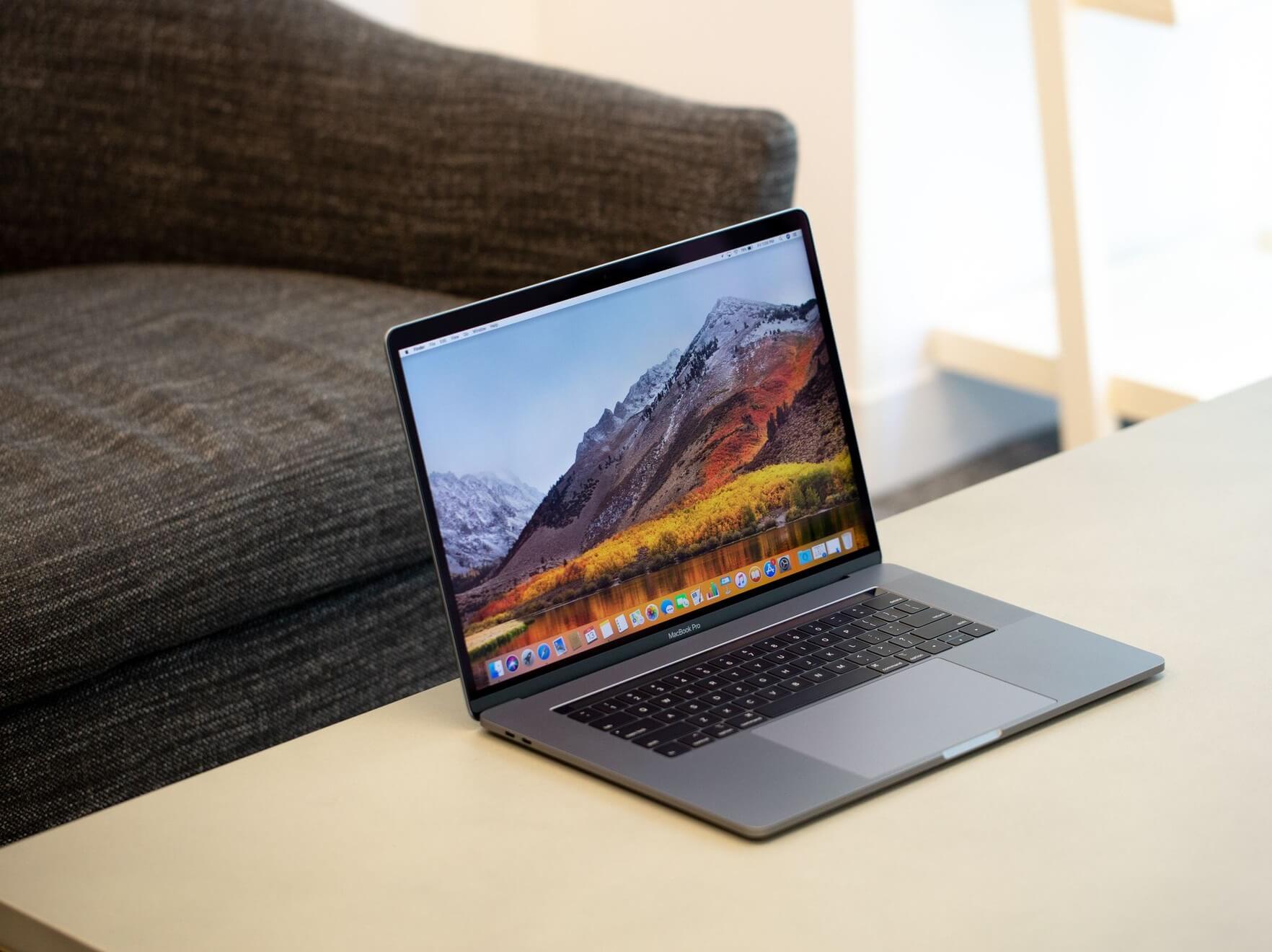 Apple MacBook Pro 15 Silver 2018 (MR972)