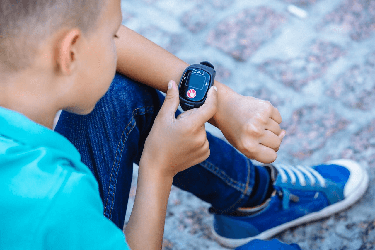 Детские часы-телефон с GPS/LBS/WIFI трекером FIXITIME 3