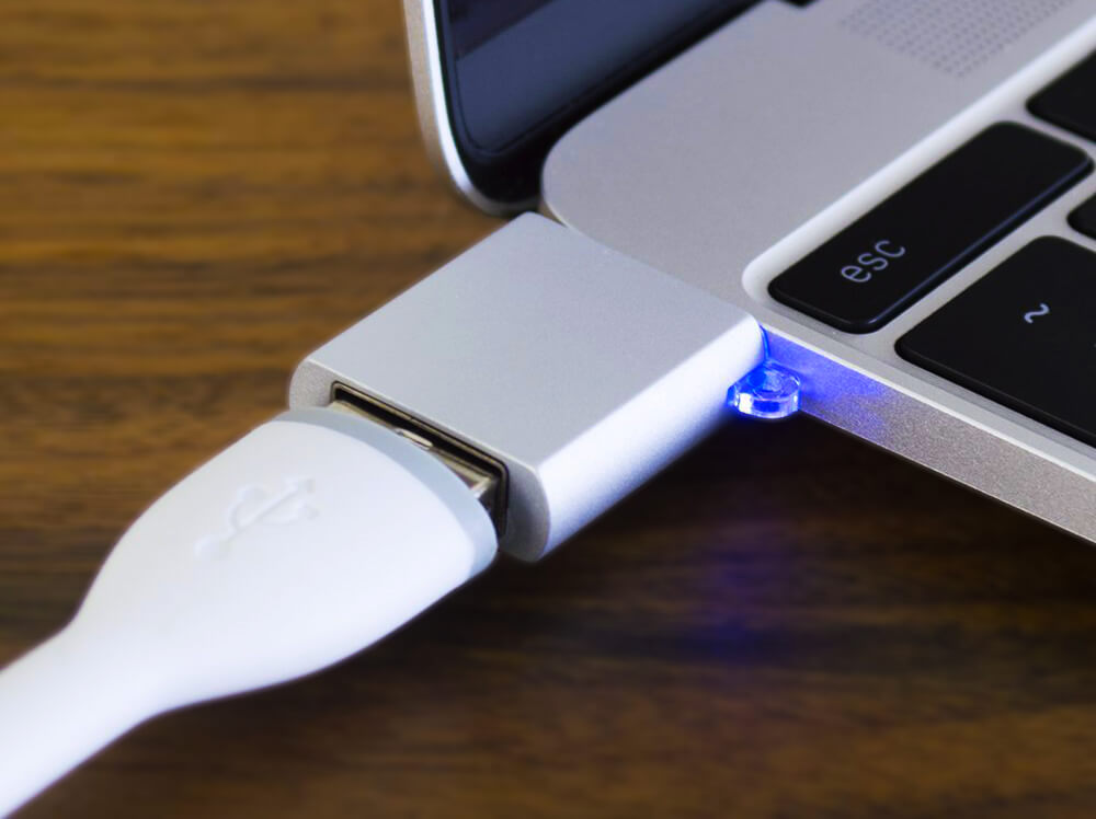  Satechi Type-C USB Adapter в MacBook 12