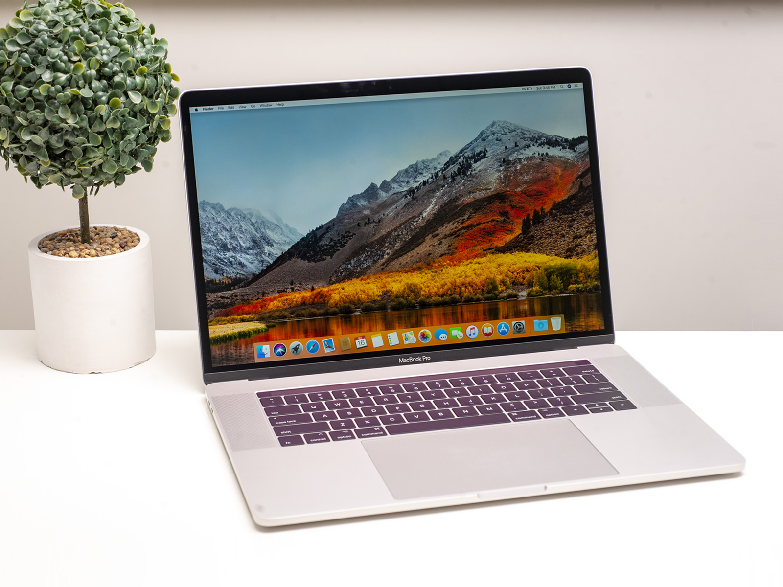 apple macbook pro 15 inch 2018