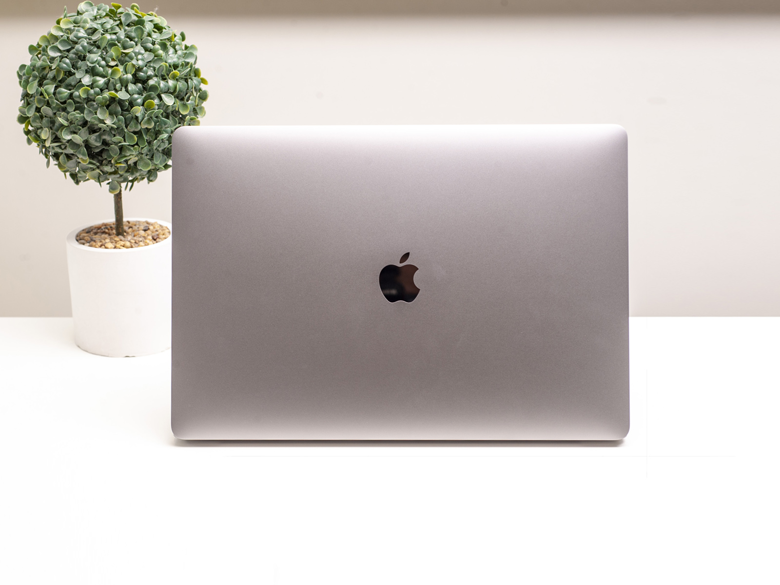 

Apple MacBook Pro 15 Space Gray 2016 (MLH52) б/у